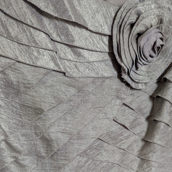 Lizzati Collection Champaign Tiered Dress Mother of the Bride Cap Sleeve Size 12 - Picture 5 of 6